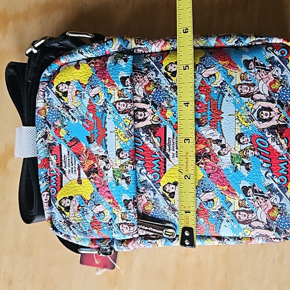 DC COMICS WONDER WOMEN CROSSBODY - Picture 9 of 12